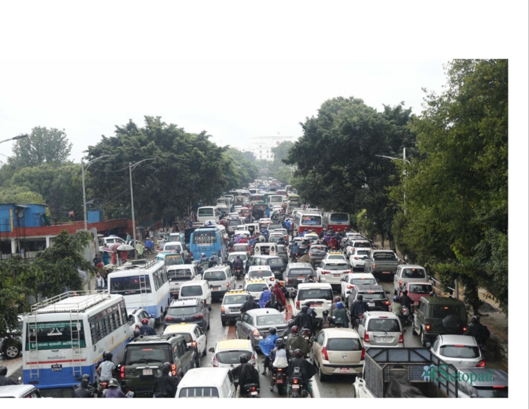 जाम र झरीले काठमाडौमा सर्बसाधारणलाई सास्ती र हैरानी