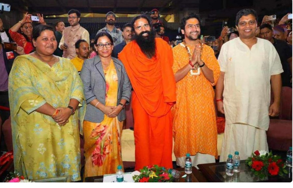 सत्ता गुमेको पिडाले प्रचण्ड परिवारमा छटपाटाहट ! रेणु र गङ्गा रामदेबको शरणमा