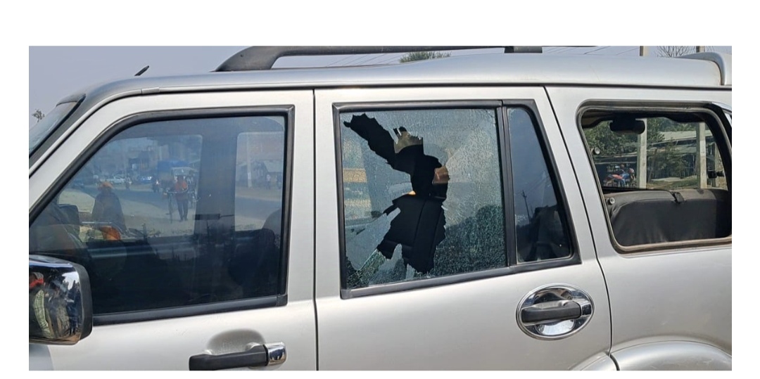 सिराहाको बिष्णुपुर गाउँपालिका उपाध्यक्ष सिंहद्वारा पालिकाको गाडी तोडफोड